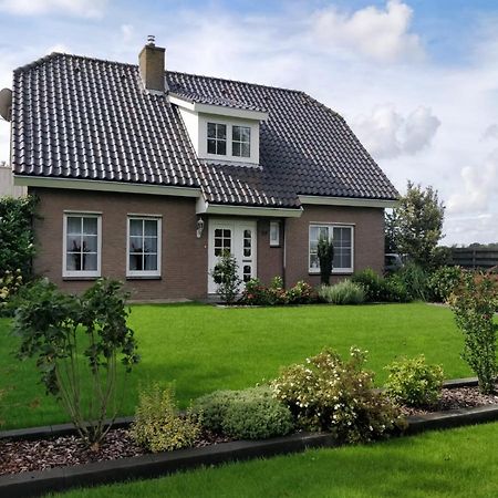 Groot Familiehuis Voor 6 Personen In Landelijke, Rustige Omgeving Villa Breezand Bagian luar foto